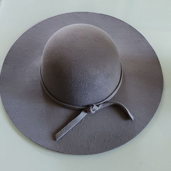 Chatties Hat  - Picture 5 of 5